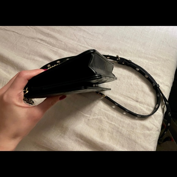 Chanel goatskin WOC (cruise 2021/2022 wallet on chain) - Picture 12 of 16